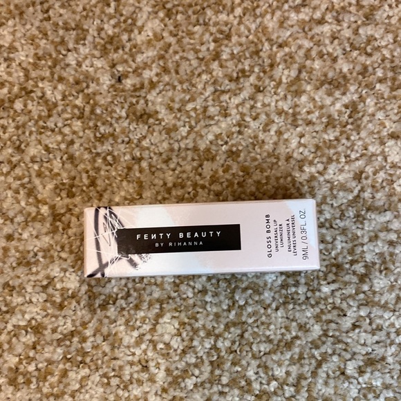 Fenty Glass Slipper Lip Luminizer Lip Gloss - Picture 4 of 7